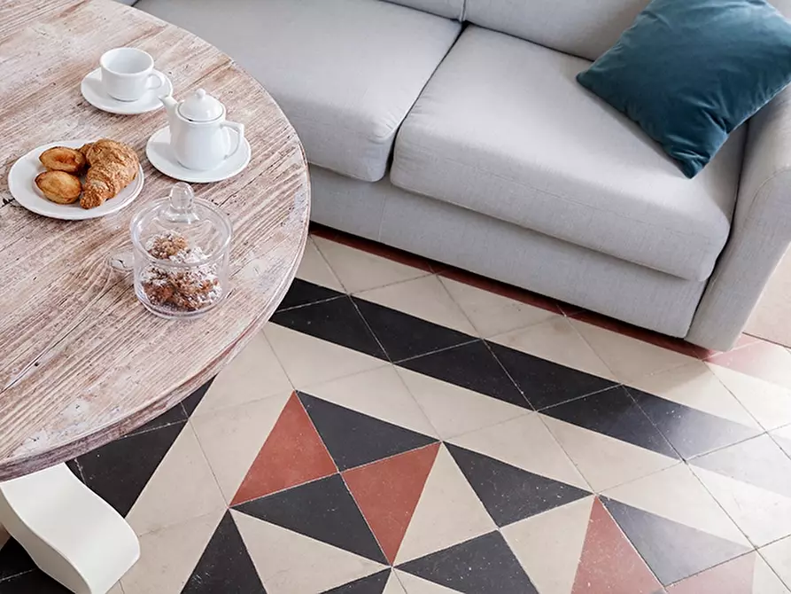 Immagine 8 di Palazzo in vendita  in Piazzetta dei Peruzzi a Lecce