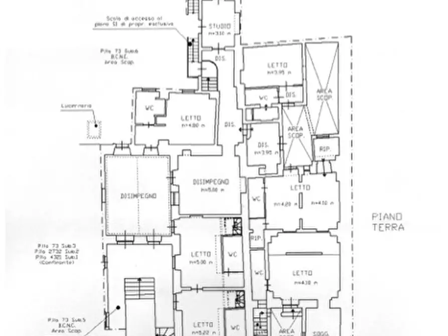 Immagine 19 di Palazzo in vendita  in Piazzetta dei Peruzzi a Lecce