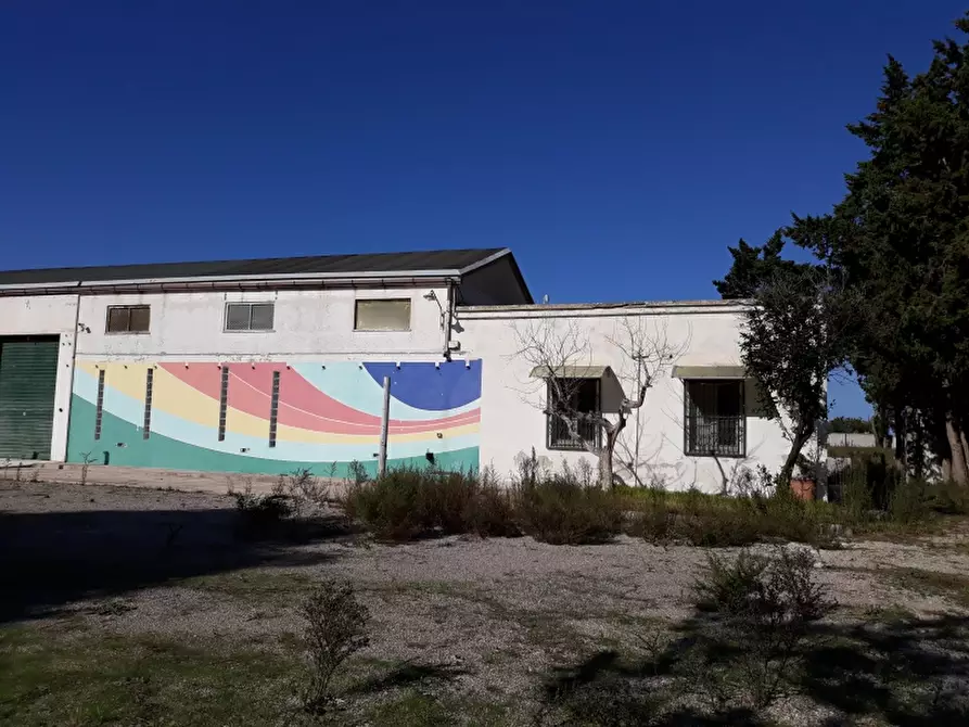 Immagine 2 di Capannone industriale in affitto  a Lecce