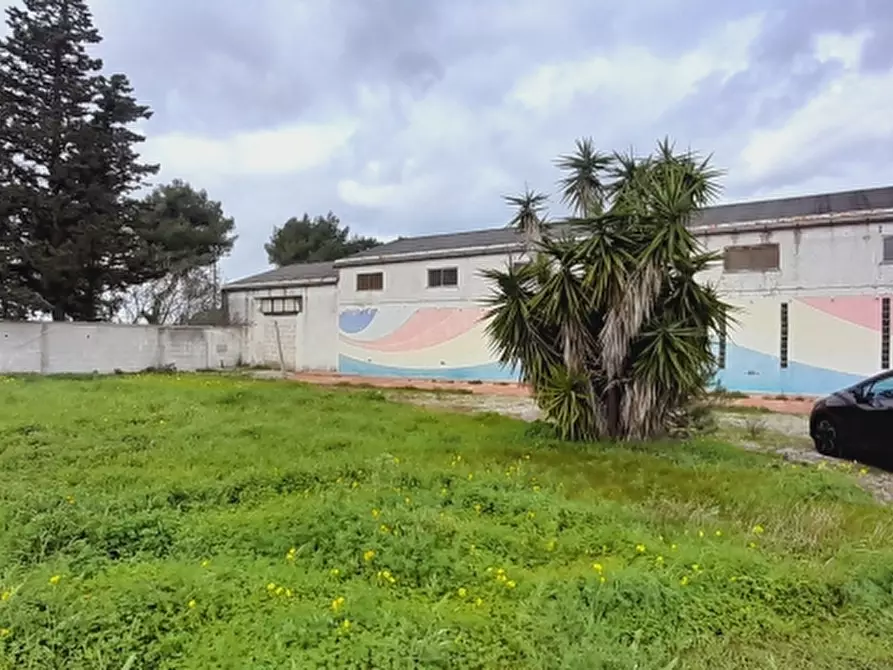 Immagine 3 di Capannone industriale in affitto  a Lecce