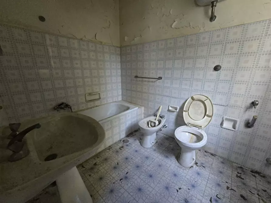 Immagine 17 di Casa indipendente in vendita  a Lecce