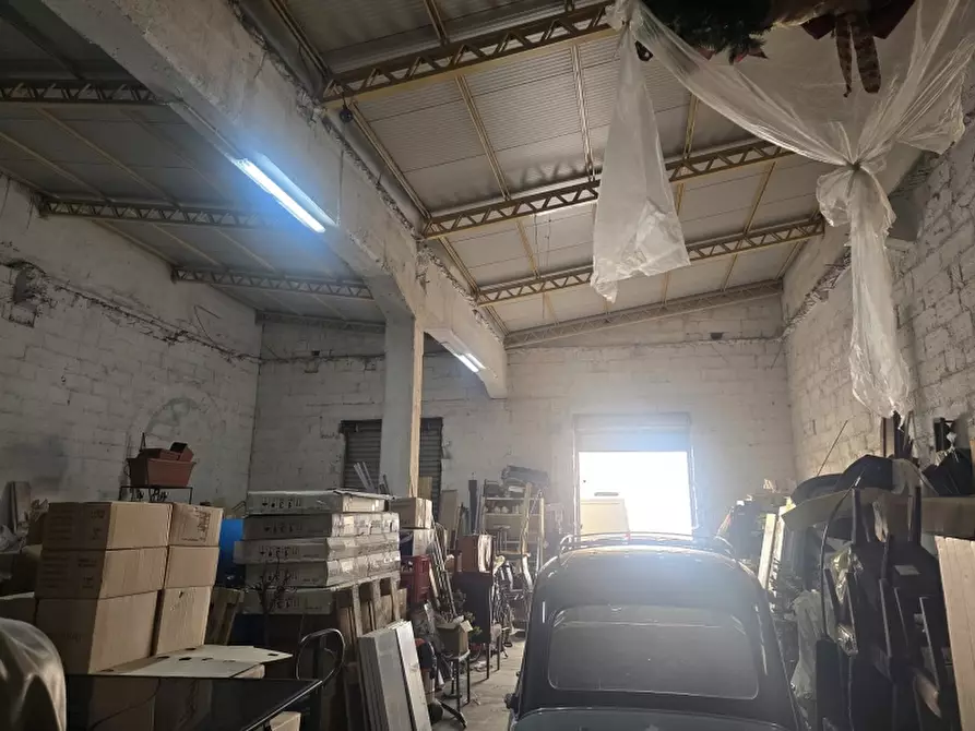 Immagine 10 di Magazzino in affitto  a Lecce