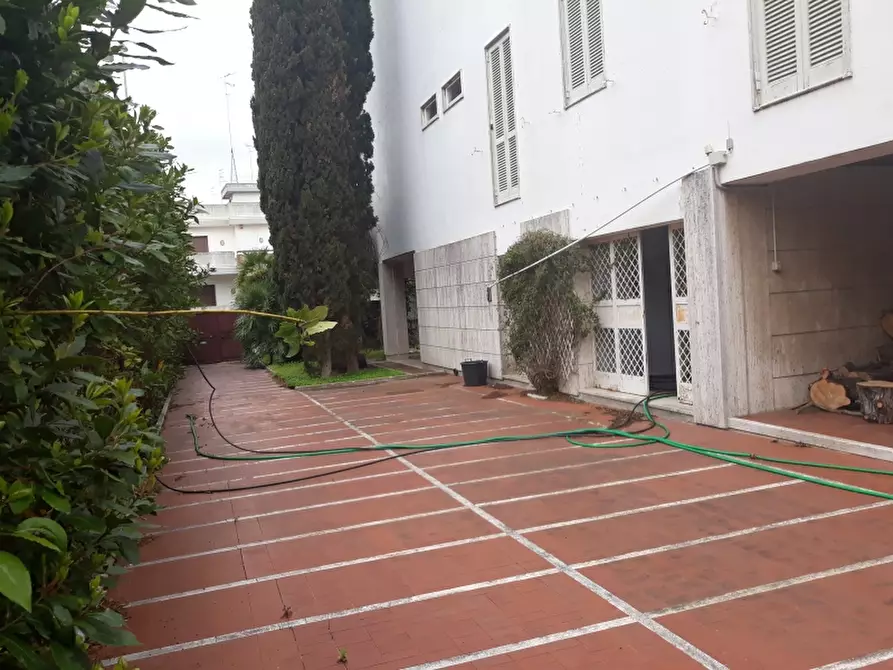 Immagine 3 di Villa in vendita  in Via Antonio Profilo 2 a Lecce