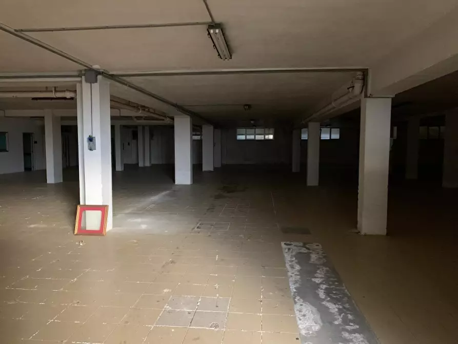 Immagine 1 di Magazzino in affitto  in Via Vecchia Frigole snc a Lecce