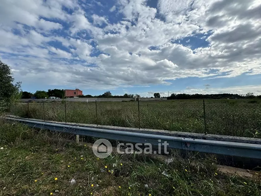 Immagine 1 di Terreno residenziale in vendita  a Lequile