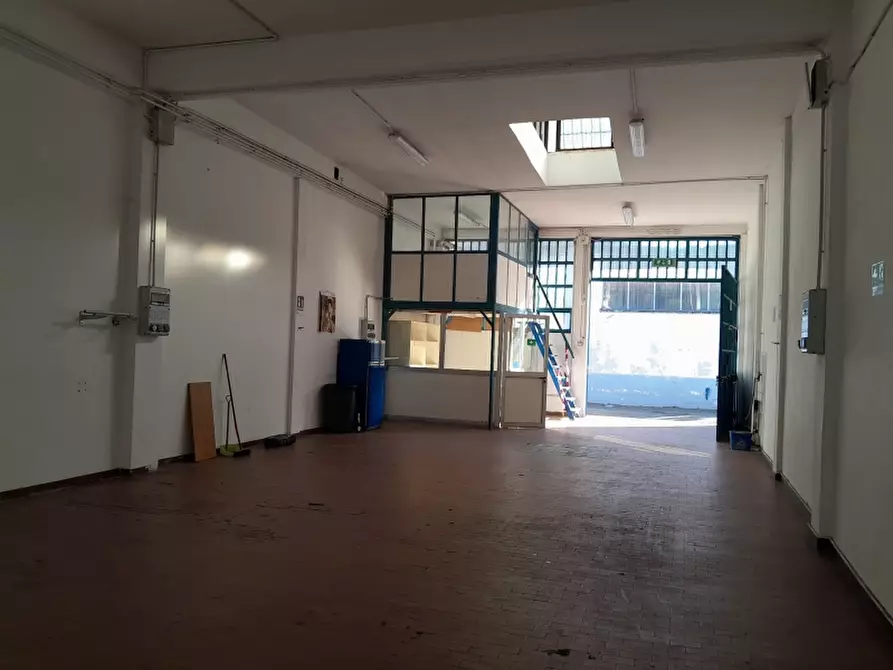 Immagine 5 di Locale commerciale in vendita  in VIA PIO VII 132 a Torino