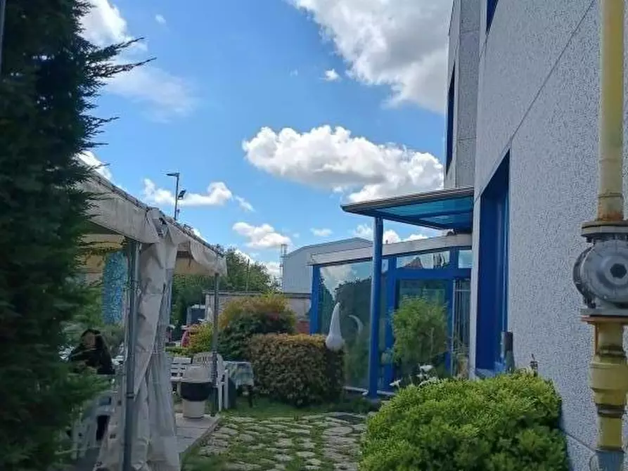 Immagine 2 di Attività commerciale in vendita  in STRADA VALPERGA 27 a Salassa