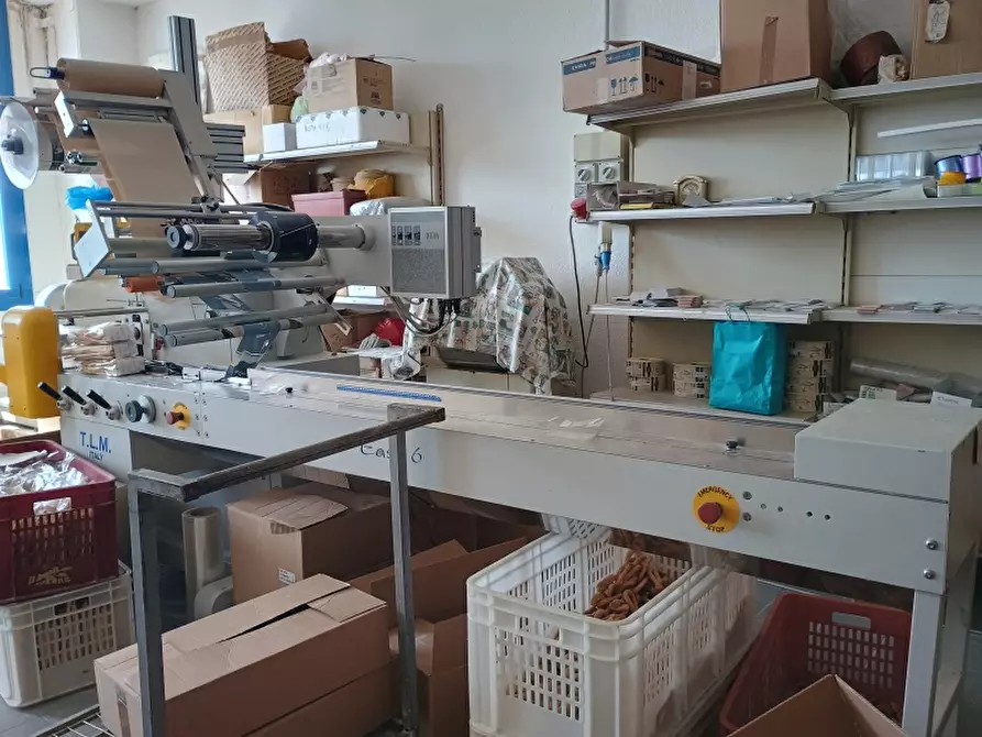 Immagine 18 di Attività commerciale in vendita  in STRADA VALPERGA 27 a Salassa