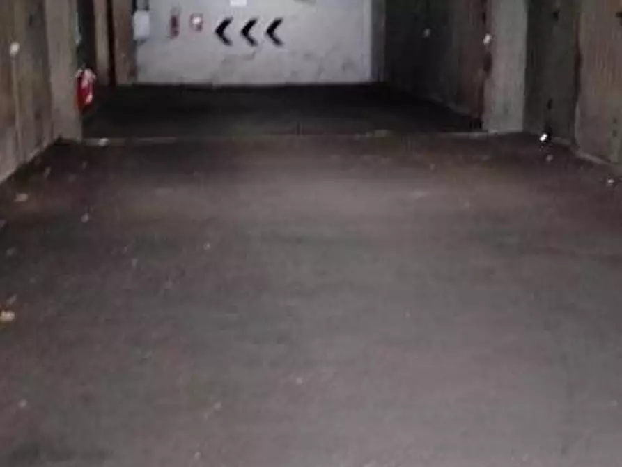Immagine 3 di Box auto in vendita  in Via Tommaso Grossi a Torino