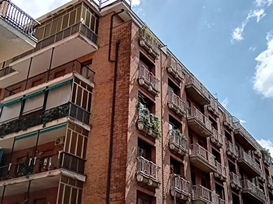 Immagine 1 di Box auto in vendita  in Via Tommaso Grossi a Torino