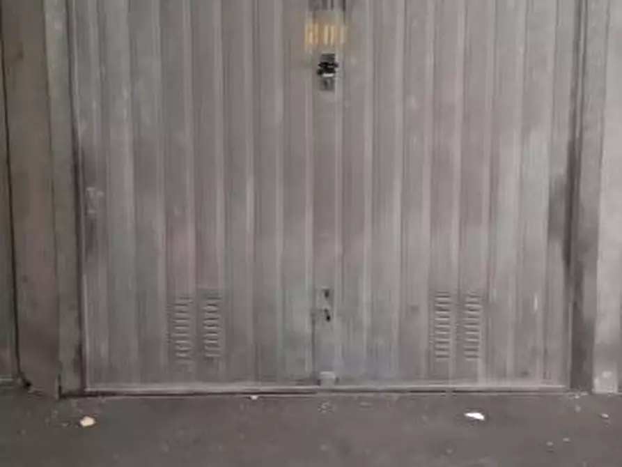 Immagine 4 di Box auto in vendita  in Via Tommaso Grossi a Torino