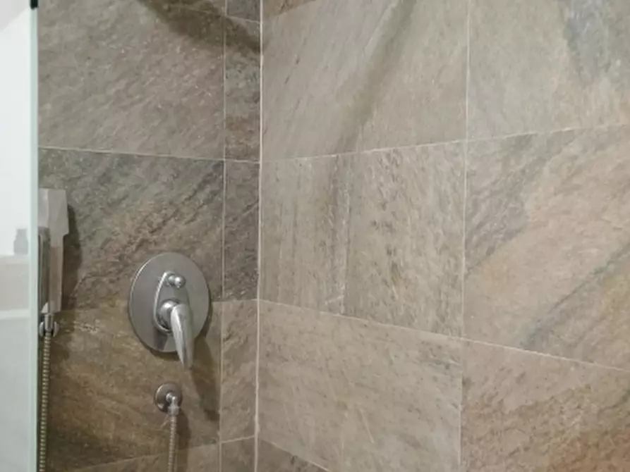 Immagine 11 di Appartamento in vendita  a Torino