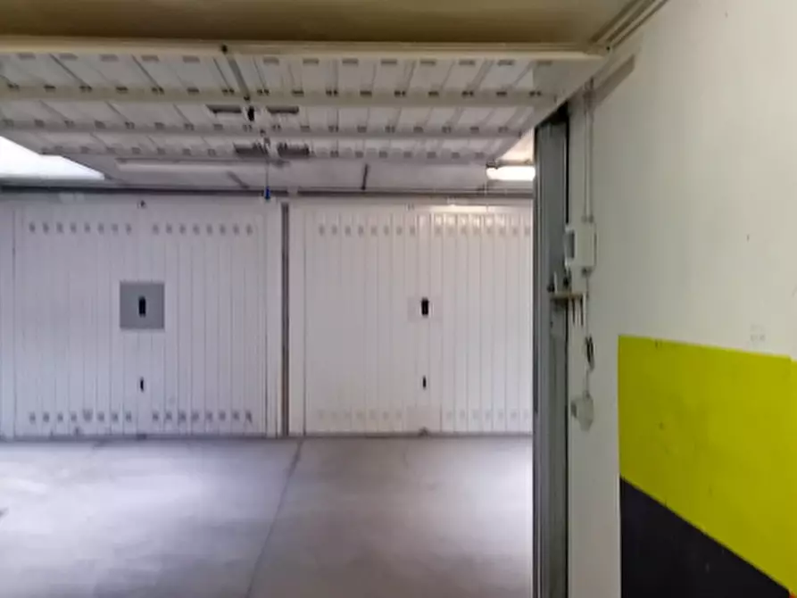 Immagine 14 di Box auto in vendita  a Torino