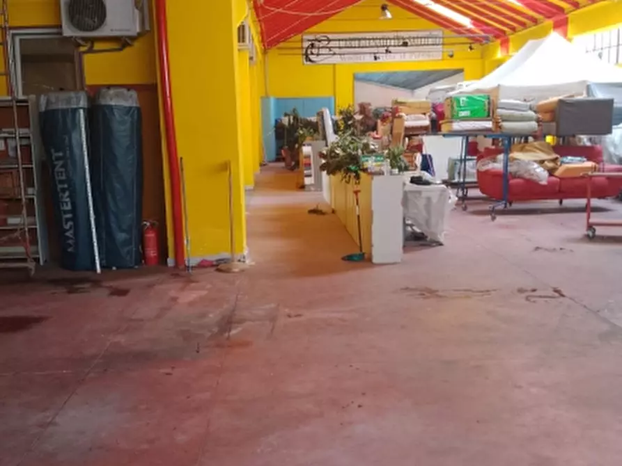 Immagine 5 di Locale commerciale in affitto  in via Trieste 2 a Sedriano