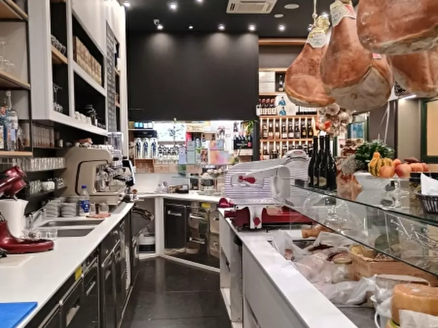 Immagine 10 di Attività commerciale in vendita  in CORSO BRESCIA 55 a Torino