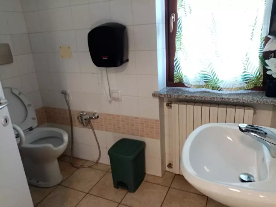 Immagine 5 di Negozio in vendita  in VIA FASELLA 56 a Giaveno