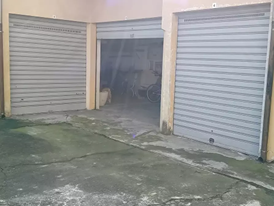 Immagine 2 di Garage in vendita  a Torino