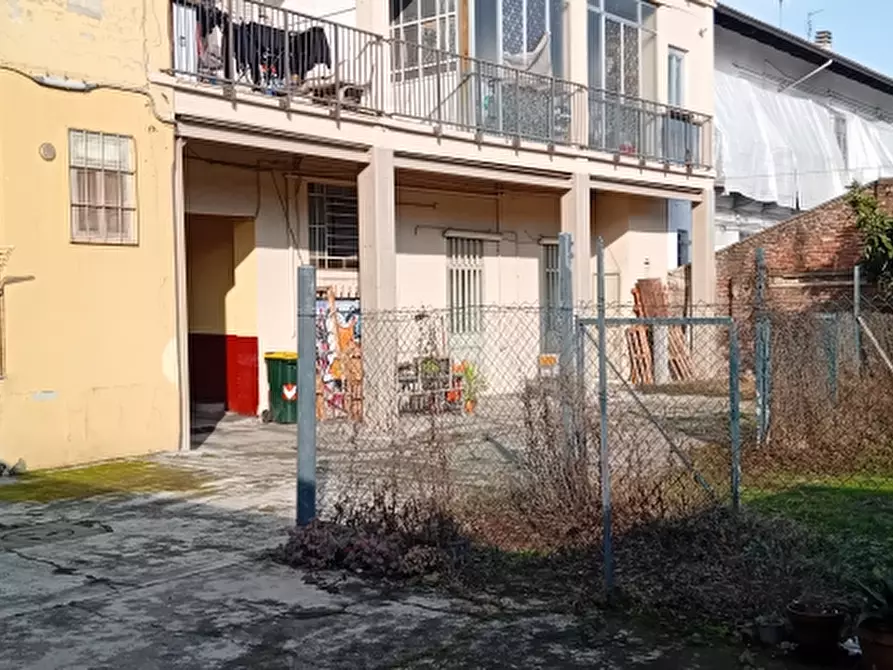 Immagine 9 di Garage in vendita  a Torino