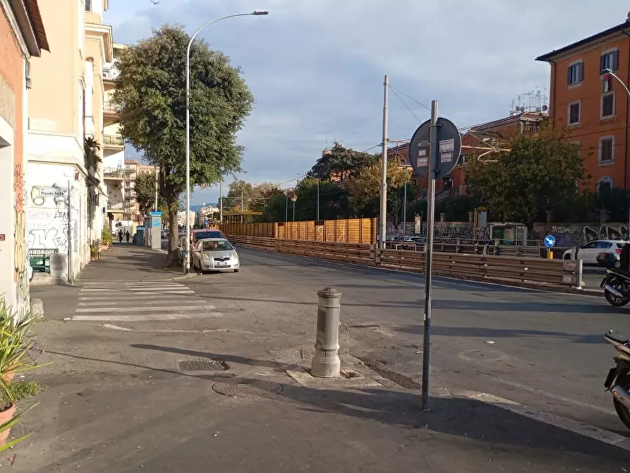 Immagine 6 di Negozio in vendita  in VIA CASILINA 303/A a Roma