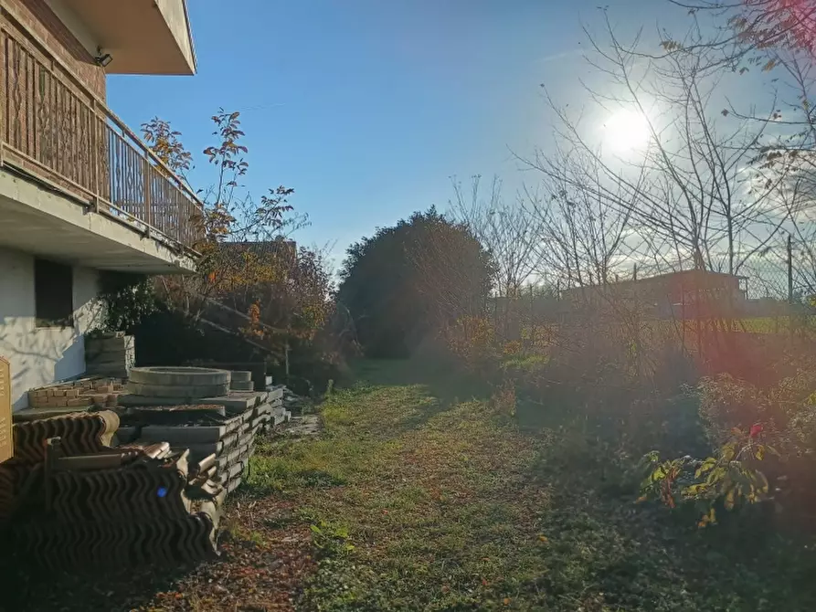 Immagine 3 di Villa in vendita  a Leini