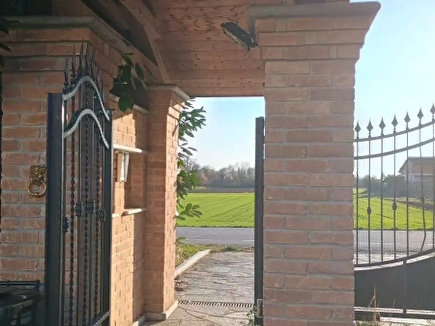 Immagine 18 di Villa in vendita  a Leini