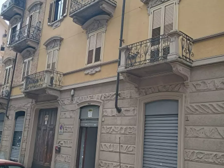 Immagine 3 di Negozio in vendita  a Torino