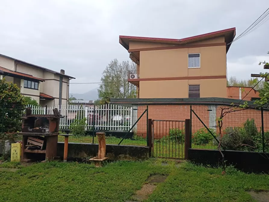 Immagine 18 di Villa in vendita  a Ivrea