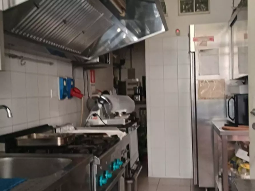 Immagine 25 di Attività commerciale in vendita  in via SAN SECONDO 30 a Torino