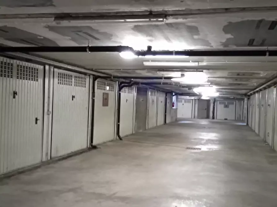 Immagine 6 di Box auto in vendita  a Torino