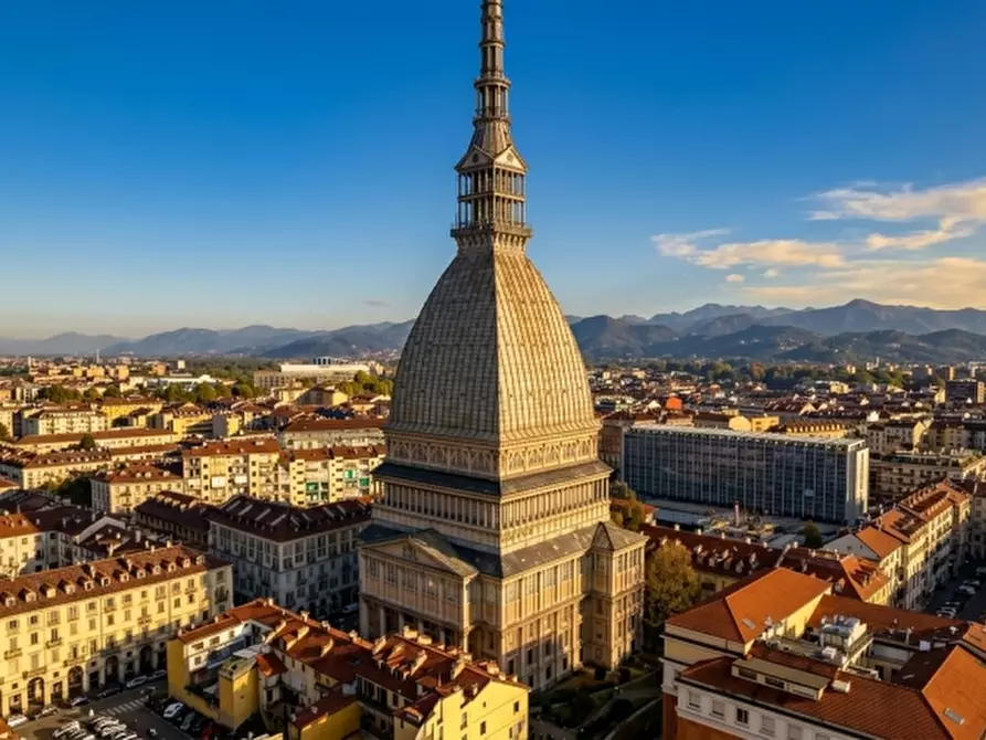 Immagine 1 di Capannone industriale in vendita  in Torino – Regio Parco / Giardini Reali a Torino