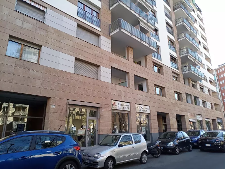 Immagine 1 di Locale commerciale in vendita  in CORSO FERRUCCI 89 a Torino