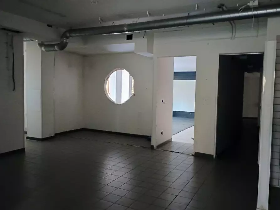 Immagine 13 di Locale commerciale in affitto  in Corso Moncalieri 256 a Torino