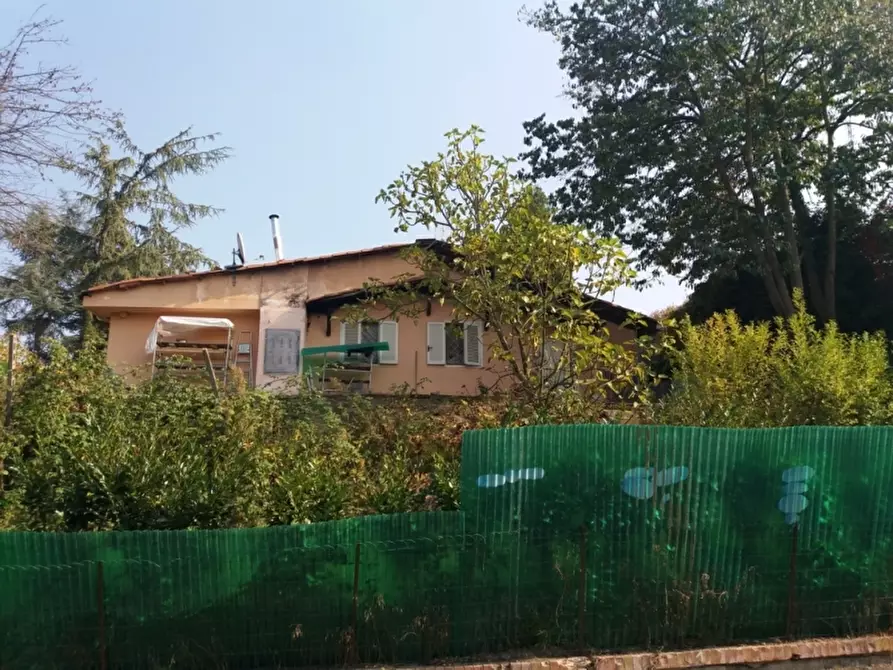 Immagine 1 di Villa in vendita  a Torino