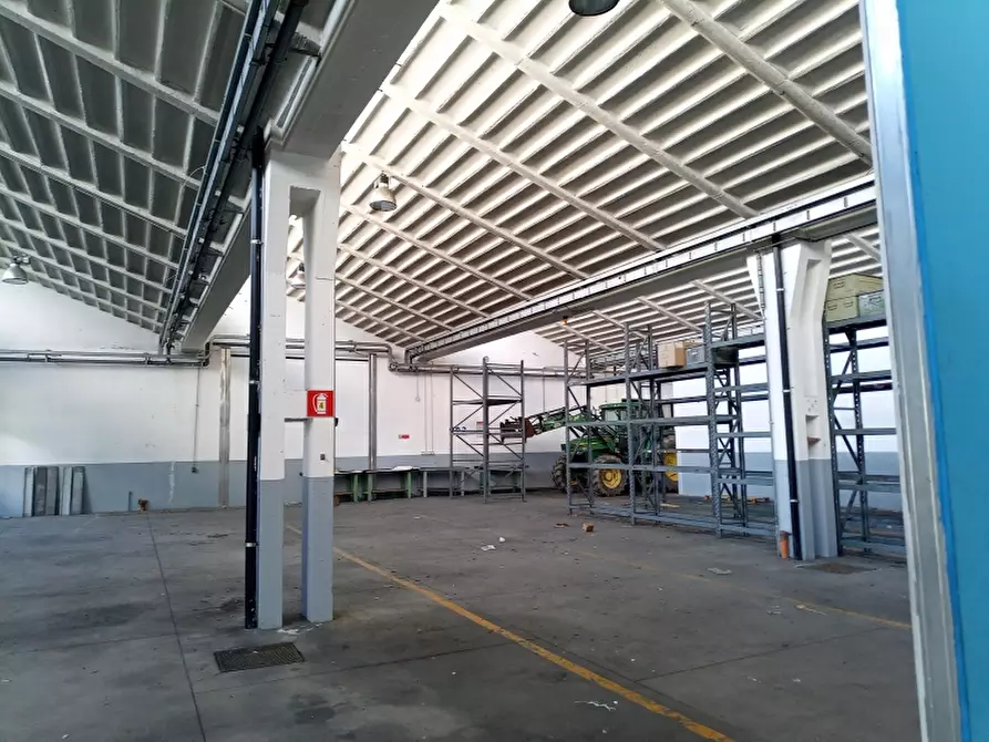 Immagine 1 di Capannone industriale in vendita  in STRADA DEL  GERBIDO 47 a Grugliasco