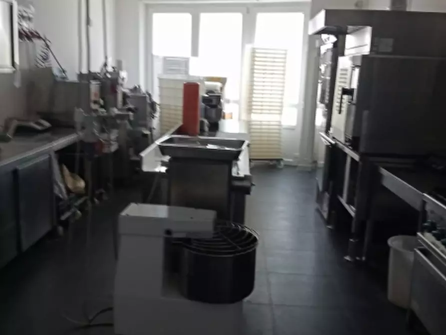 Immagine 22 di Attività commerciale in vendita  in STRADALE LANZO 13 a Balangero