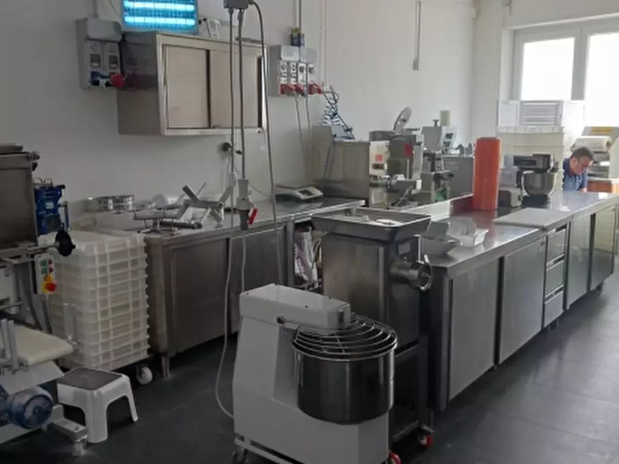 Immagine 26 di Attività commerciale in vendita  in STRADALE LANZO 13 a Balangero