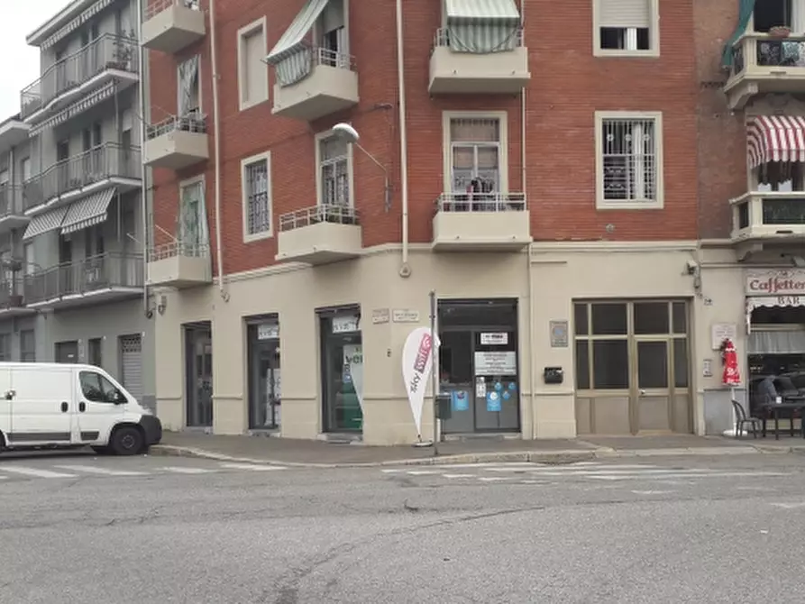 Immagine 1 di Locale commerciale in vendita  in VIA PAOLO VERONESE 144 a Torino