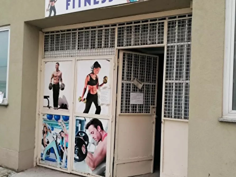 Immagine 2 di Locale commerciale in vendita  in VIA GARIBALDI 9 a Moncalieri