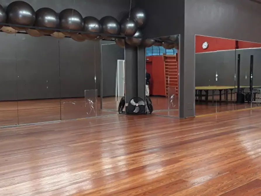 Immagine 2 di Locale commerciale in vendita  in VIA LEONARDO DA VINCI 50 a Venaria Reale