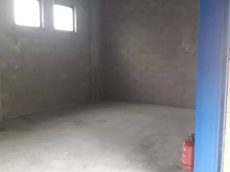 Immagine 2 di Garage in vendita  a Torino