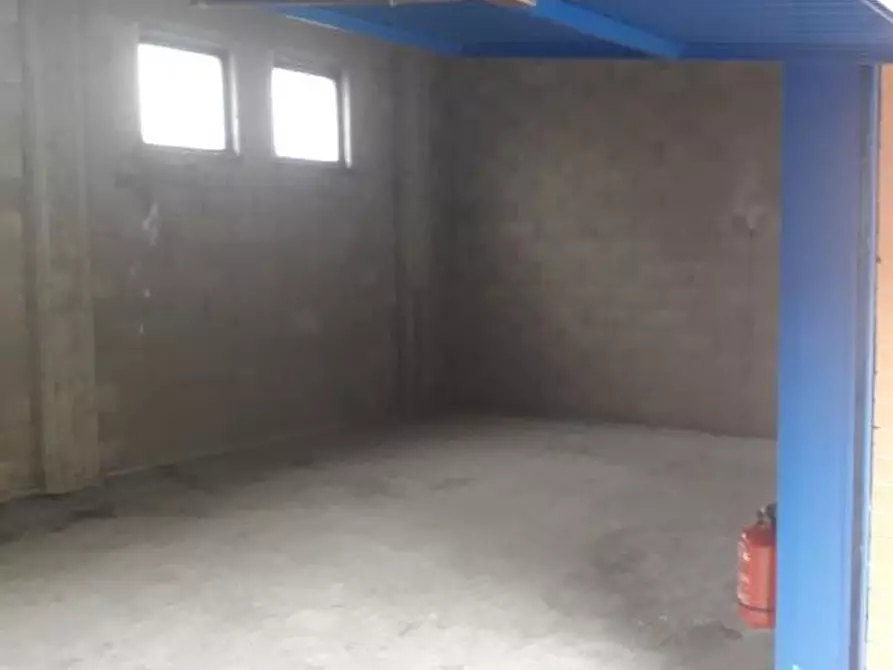Immagine 5 di Garage in vendita  a Torino