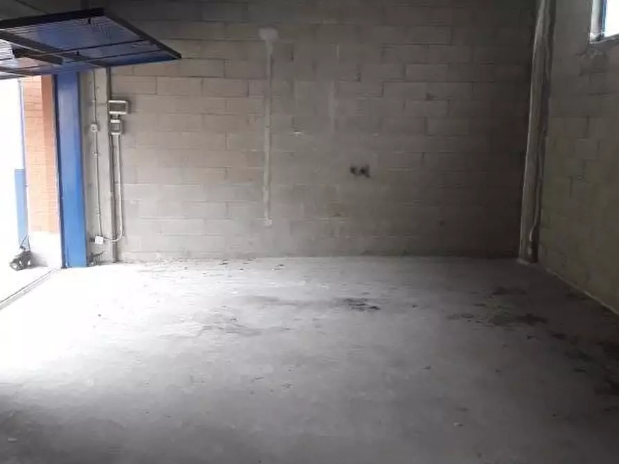 Immagine 8 di Garage in vendita  a Torino