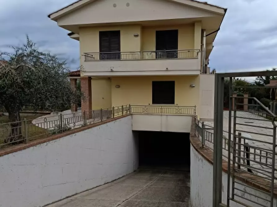 Immagine 3 di Villa in vendita  in Sanfatucchio a Castiglione Del Lago