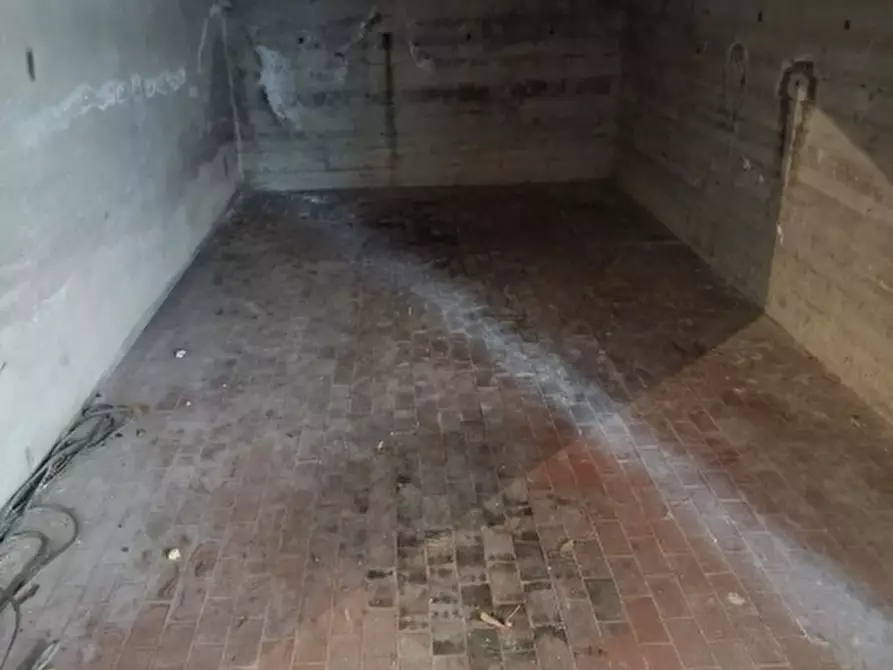 Immagine 23 di Appartamento in vendita  in Viale I° Maggio a Cortona