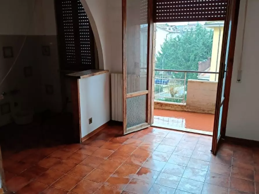 Immagine 8 di Appartamento in vendita  in Viale I° Maggio a Cortona
