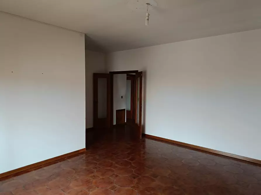 Immagine 13 di Appartamento in vendita  in Viale I° Maggio a Cortona