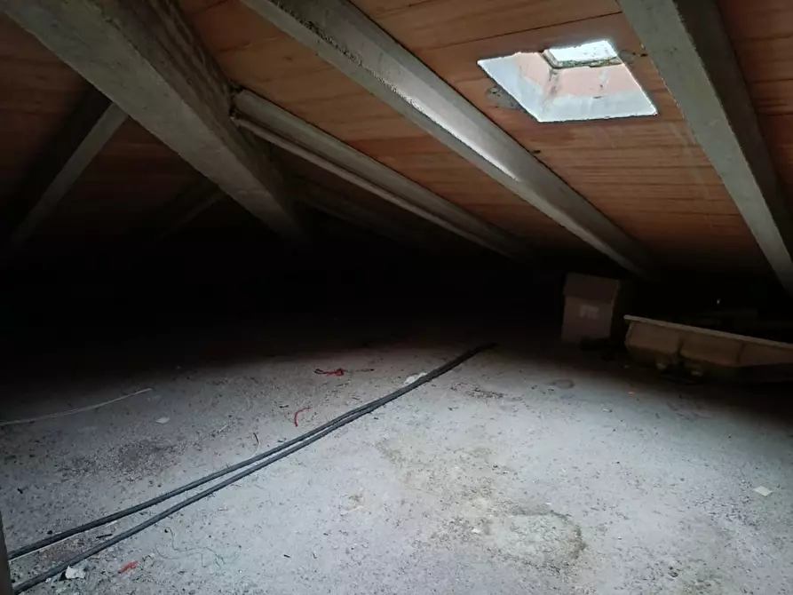 Immagine 24 di Appartamento in vendita  in Viale I° Maggio a Cortona