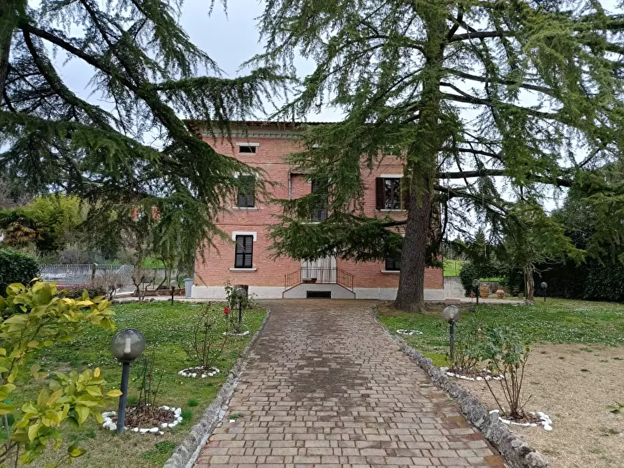 Immagine 2 di Villa in vendita  in Strada Gualdese 22 a Perugia