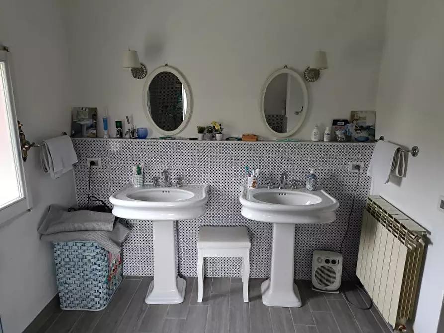 Immagine 21 di Villa in vendita  in Strada Gualdese 22 a Perugia