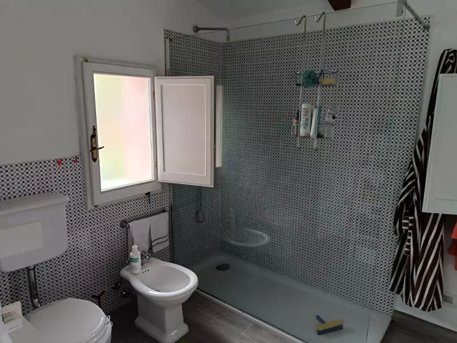 Immagine 23 di Villa in vendita  in Strada Gualdese 22 a Perugia